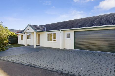 Photo of property in 18 Millwood Place, Silverstream, Upper Hutt, 5019