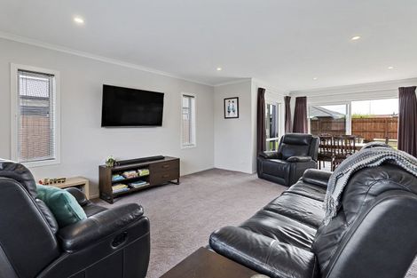 Photo of property in 12 Austin Reid Avenue, Carterton, 5713