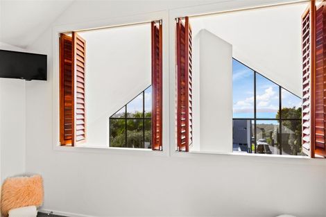 Photo of property in 86a Wiseley Road, West Harbour, Auckland, 0618