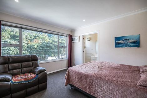 Photo of property in 61 The Drive, Tawa, Wellington, 5028