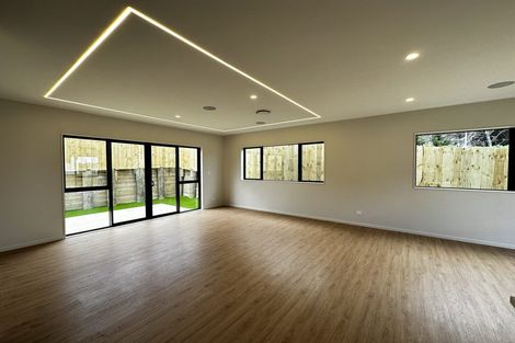 Photo of property in 8 Snuggery Loop, Orewa, 0931