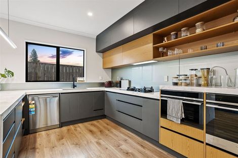 Photo of property in 297d Swanson Road, Ranui, Auckland, 0612