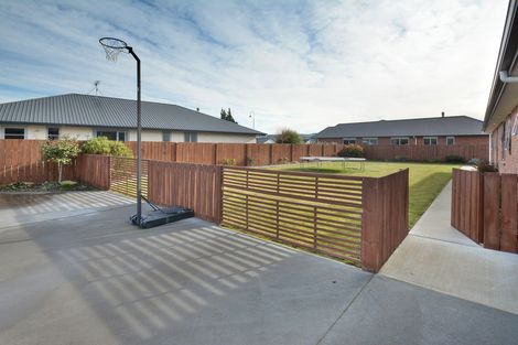 Photo of property in 18 William James Close, Mosgiel, 9024