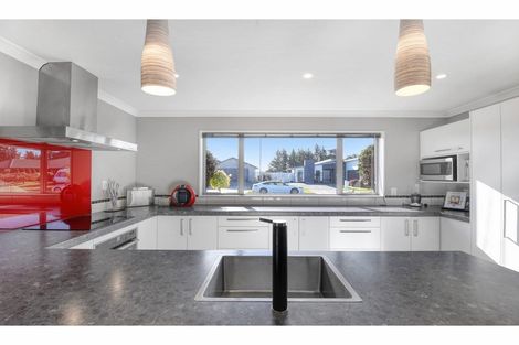 Photo of property in 48 Huntingdon Drive, Rangiora, 7400