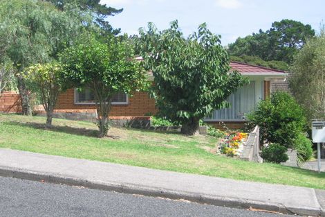 Photo of property in 2/20 Morriggia Place, Bayview, Auckland, 0629