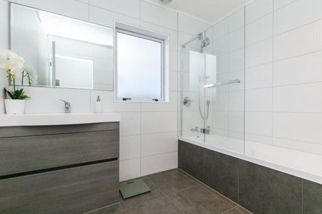 Photo of property in 7 Ashton Fitchett Drive, Brooklyn, Wellington, 6021