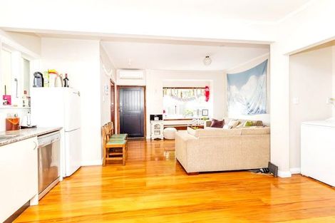 Photo of property in 77 Pirie Street, Mount Victoria, Wellington, 6011