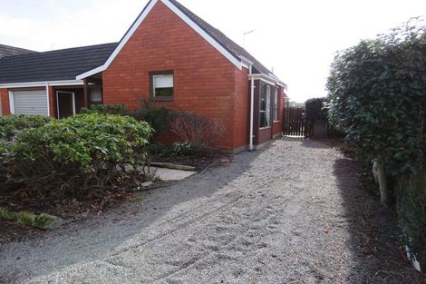 Photo of property in 2/110a Withells Road, Avonhead, Christchurch, 8042