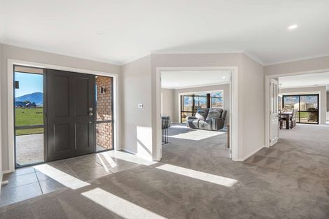 Photo of property in 10 Hardacre Place, Omarama, 9412