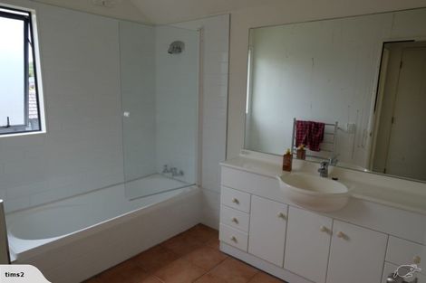 Photo of property in 9 Loughanure Place, Massey, Auckland, 0614