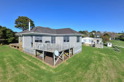 Photo of property in 36 Roberts Road, Matakatia, Whangaparaoa, 0930