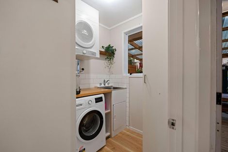 Photo of property in 1/30 Elizabeth Drive, West Harbour, Auckland, 0618