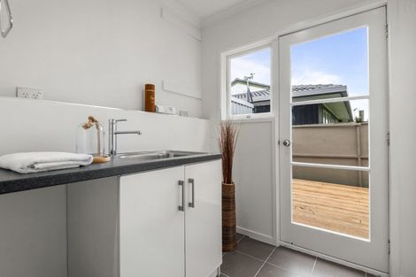 Photo of property in 58 Maxwelton Drive, Mairangi Bay, Auckland, 0630