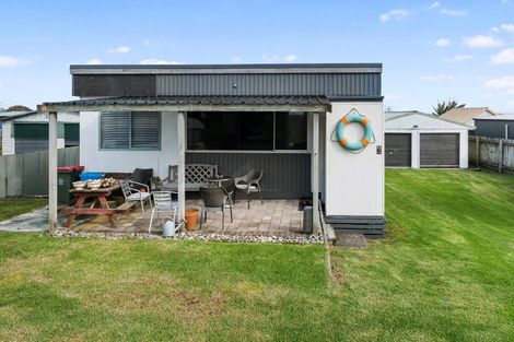 Photo of property in 14 Costello Crescent, Pukehina, Te Puke, 3189