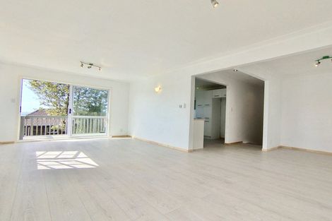 Photo of property in 17 Stapleford Crescent, Browns Bay, Auckland, 0630