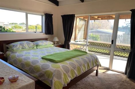 Photo of property in 12 Sarten Street, Waitara, 4320