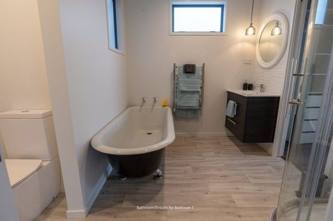 Photo of property in 64 Motuhara Road, Plimmerton, Porirua, 5026