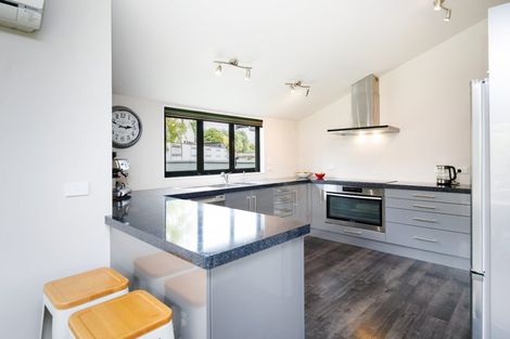 Photo of property in 27 Abby Road, Fitzherbert, Palmerston North, 4410