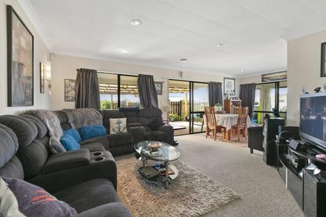 Photo of property in 276 Gravatt Road, Papamoa Beach, Papamoa, 3118