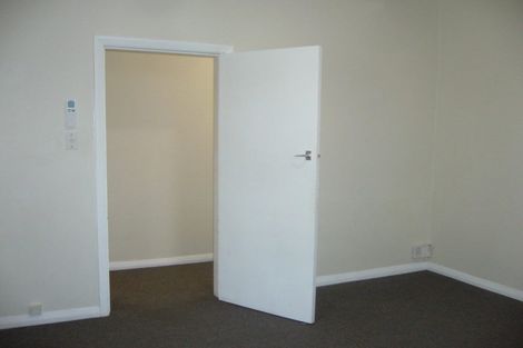 Photo of property in 4 Hawker Street, Mount Victoria, Wellington, 6011