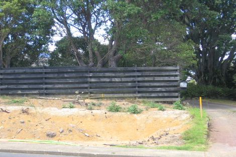 Photo of property in 447 Glenfield Road, Glenfield, Auckland, 0629