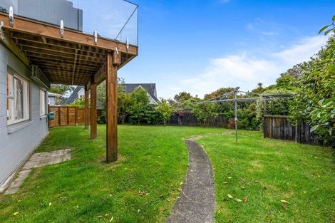 Photo of property in 30a Geoffrey Road, Torbay, Auckland, 0630