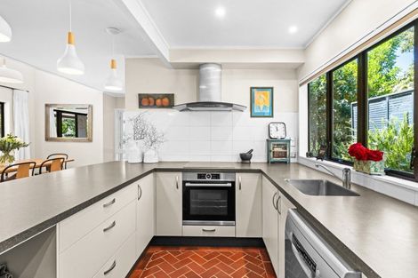 Photo of property in 12 Ritchie Place, Havelock North, 4130