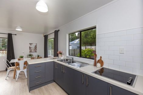 Photo of property in 13 Forest Road, Raumati South, Paraparaumu, 5032