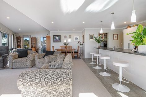 Photo of property in 205 Welcome Bay Road, Welcome Bay, Tauranga, 3112