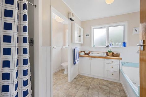 Photo of property in 82 Brecon Road, Stratford, 4332