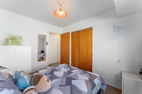 Photo of property in 10 Camilla Grove, Totara Vale, Auckland, 0629