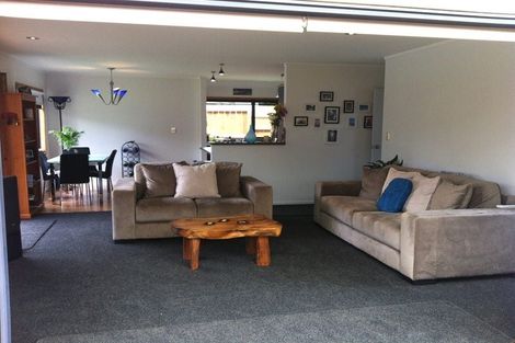 Photo of property in 2/274 Rangatira Road, Beach Haven, Auckland, 0626