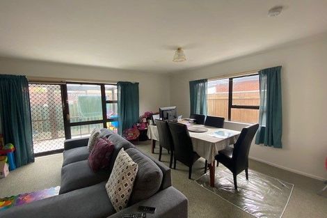 Photo of property in 2/37 Bauchop Road, Waterloo, Lower Hutt, 5011