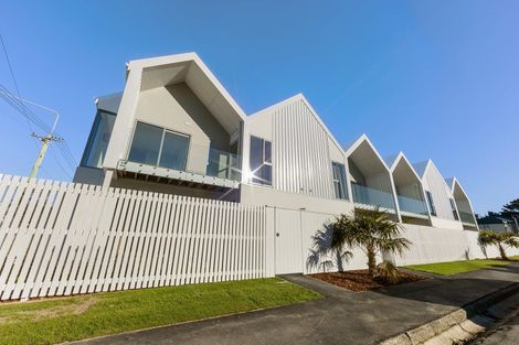 Photo of property in 4/146 Marine Parade, New Brighton, Christchurch, 8083
