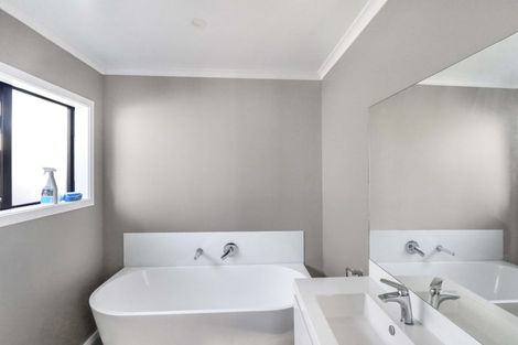 Photo of property in 32 Harry Martin Lane, Wainuiomata, Lower Hutt, 5014