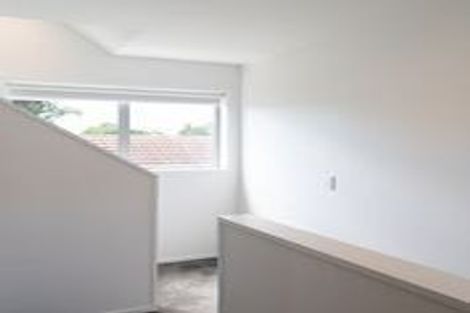 Photo of property in 11/8 Yeovil Road, Te Atatu Peninsula, Auckland, 0610