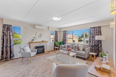 Photo of property in 10 Walton Road, Paraparaumu Beach, Paraparaumu, 5032