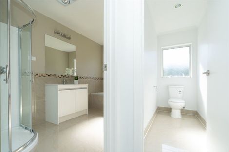 Photo of property in 210 Saint James Drive, Huntington, Hamilton, 3210