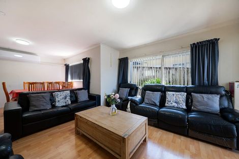 Photo of property in 15 Millstream Drive, Henderson, Auckland, 0610