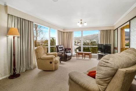 Photo of property in 10 Rembrandt Avenue, Tawa, Wellington, 5028
