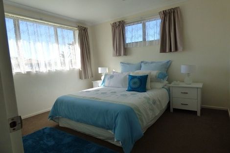 Photo of property in 21 Piriti Place, Weymouth, Auckland, 2103