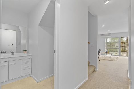 Photo of property in 2/23 Charlenne Close, Ranui, Auckland, 0612