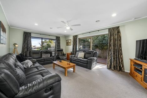 Photo of property in 100 Cedar Drive, Paraparaumu Beach, Paraparaumu, 5032