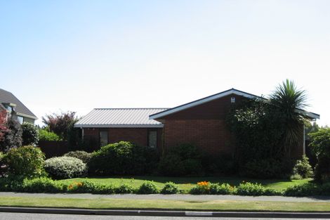 Photo of property in 64 Westgrove Avenue, Avonhead, Christchurch, 8042