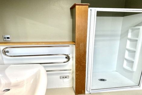 Photo of property in 10 Albemarle Place, Massey, Auckland, 0614