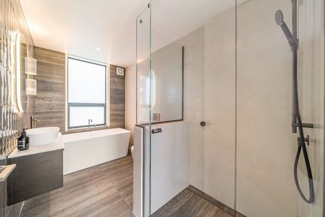 Photo of property in 43 Paekakariki Hill Road, Pauatahanui, Porirua, 5381