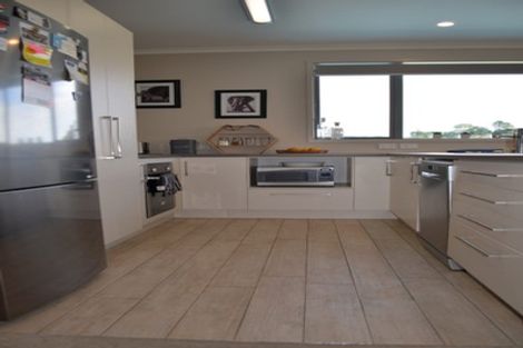 Photo of property in 16 Rochfort Crescent, Pyes Pa, Tauranga, 3112