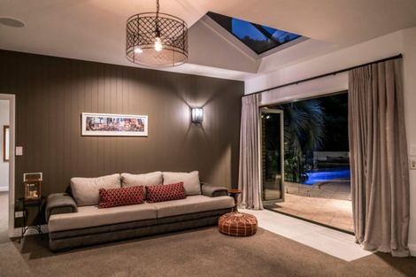 Photo of property in 260 Thornton Road, Cambridge, 3496