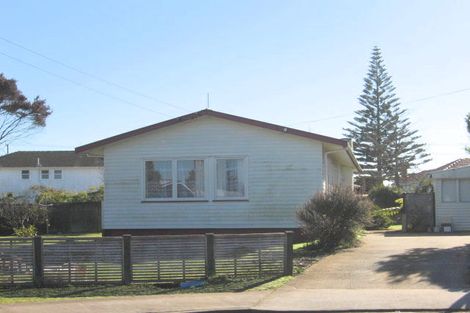 Photo of property in 13 Evans Place, Papakura, 2110