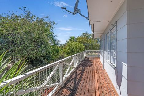 Photo of property in 18 Riverside Drive, Waiuku, 2123